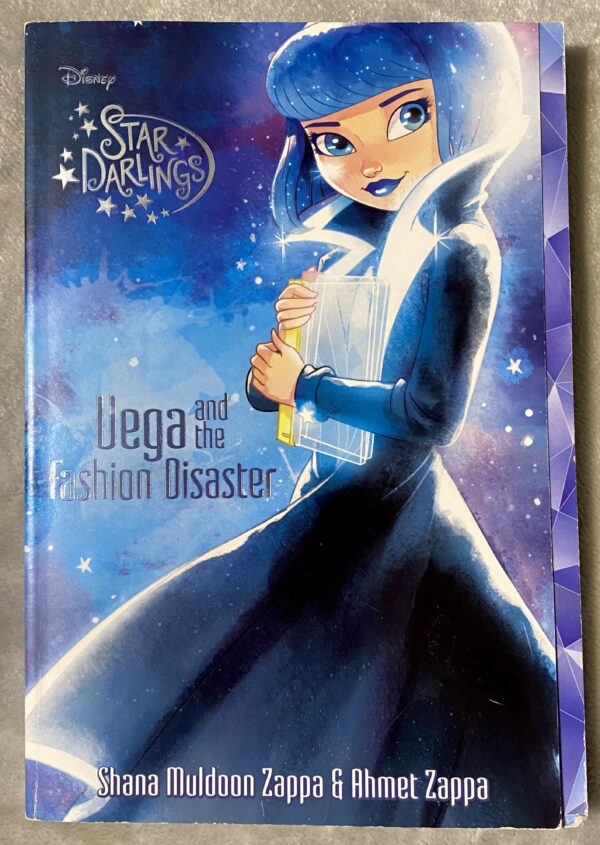 Vega and the Fashion Disaster / Disney Star Darlings / Paperback Excellent Condition