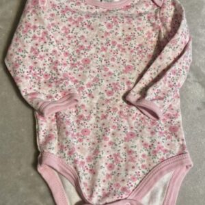 The Peanutshell Layette / Long Sleeve Pink Onesie with Flowers / 0-3 months / Great Condition!