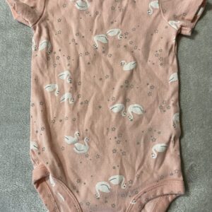 Carter's / Pink Onesie with White Swans / 6 months / Excellent Condition!